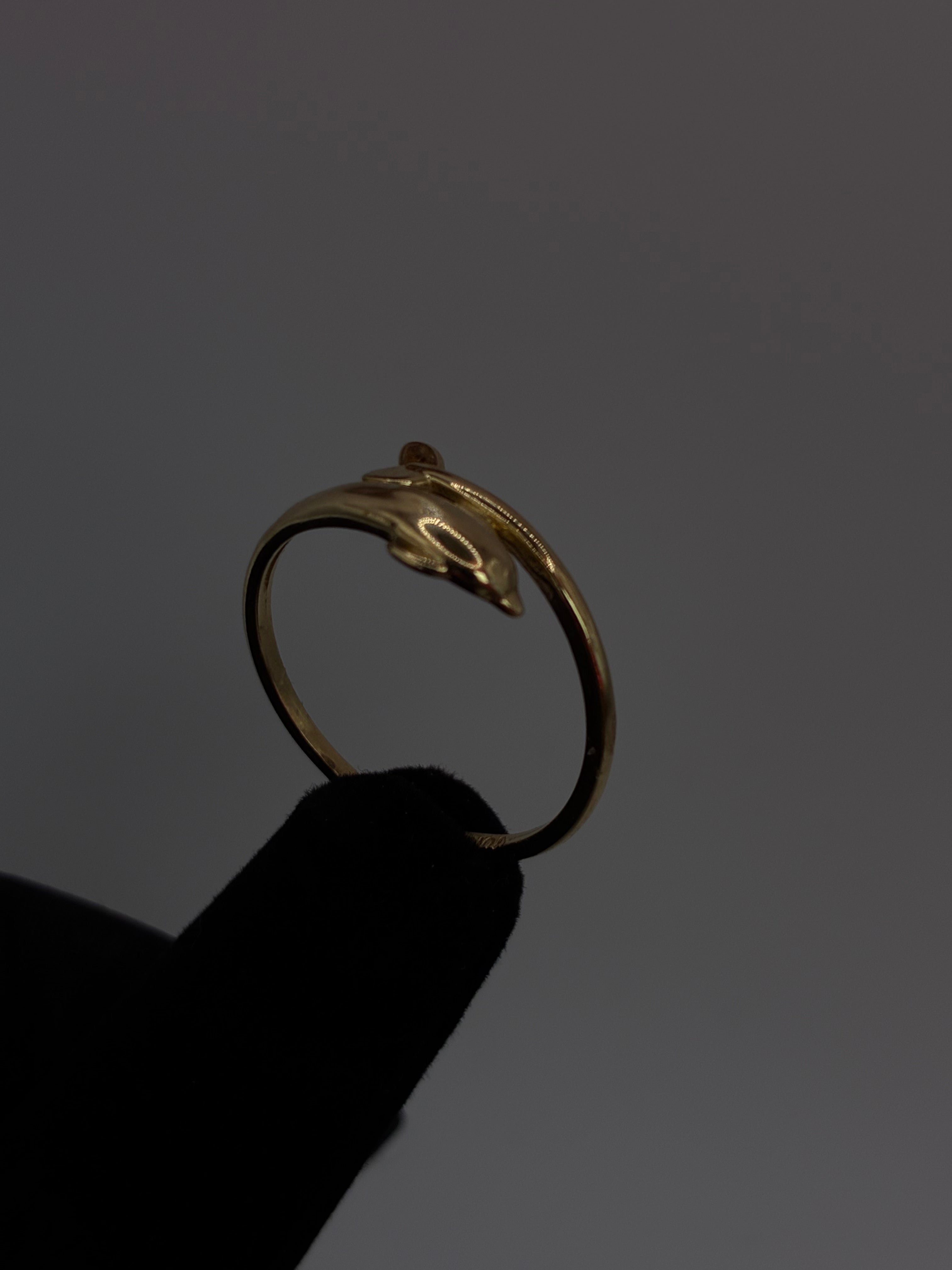 10K Dolphin Ring