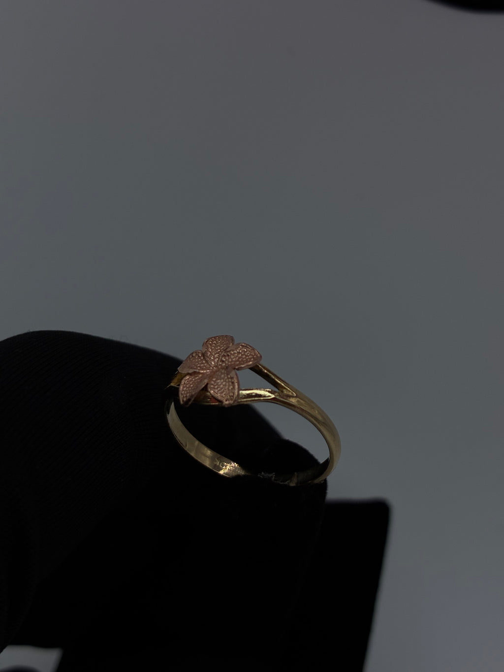 10k Rose Gold Hibiscus Flower￼