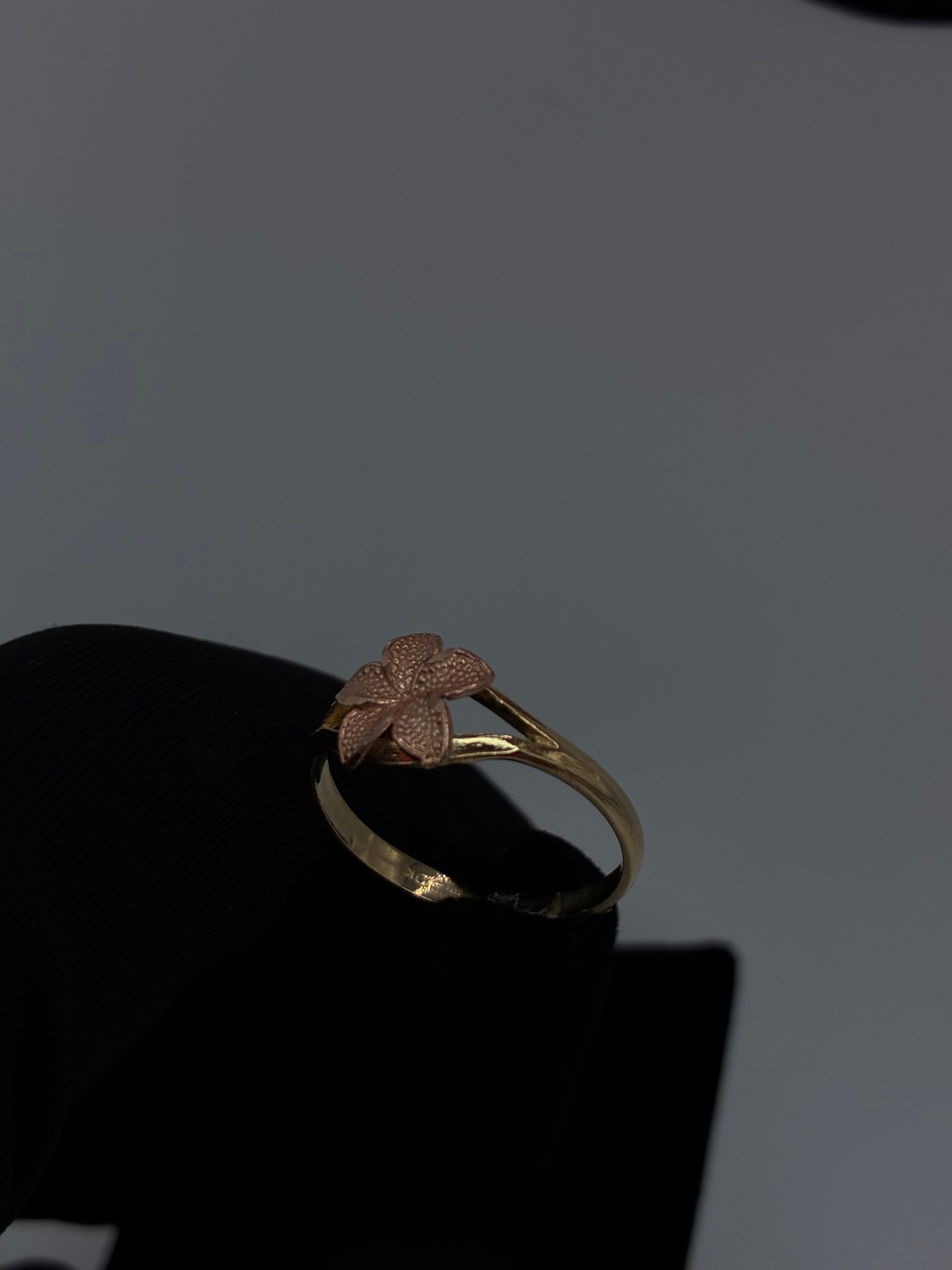 10k Rose Gold Hibiscus Flower￼