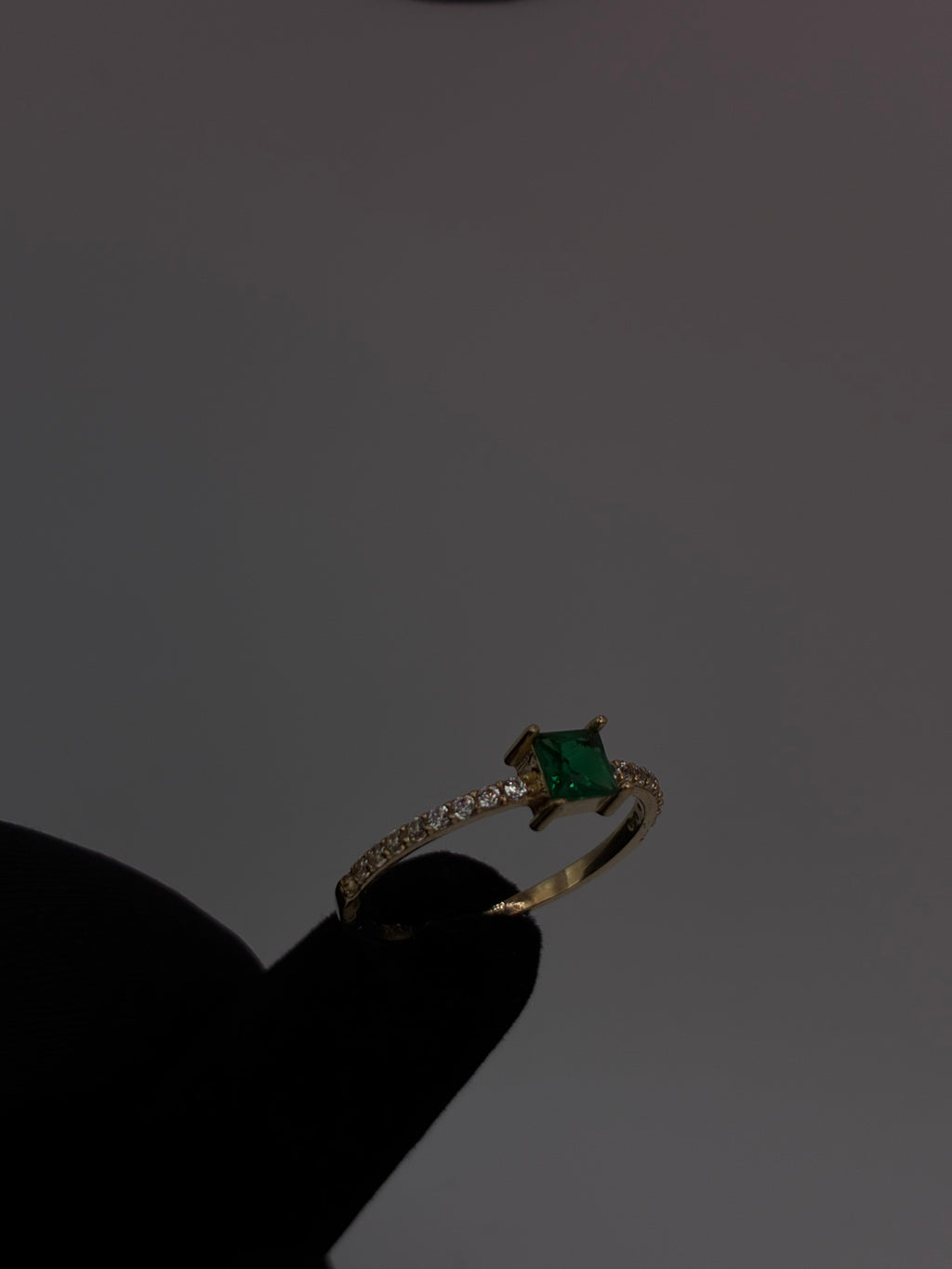10K Green Stone Ring