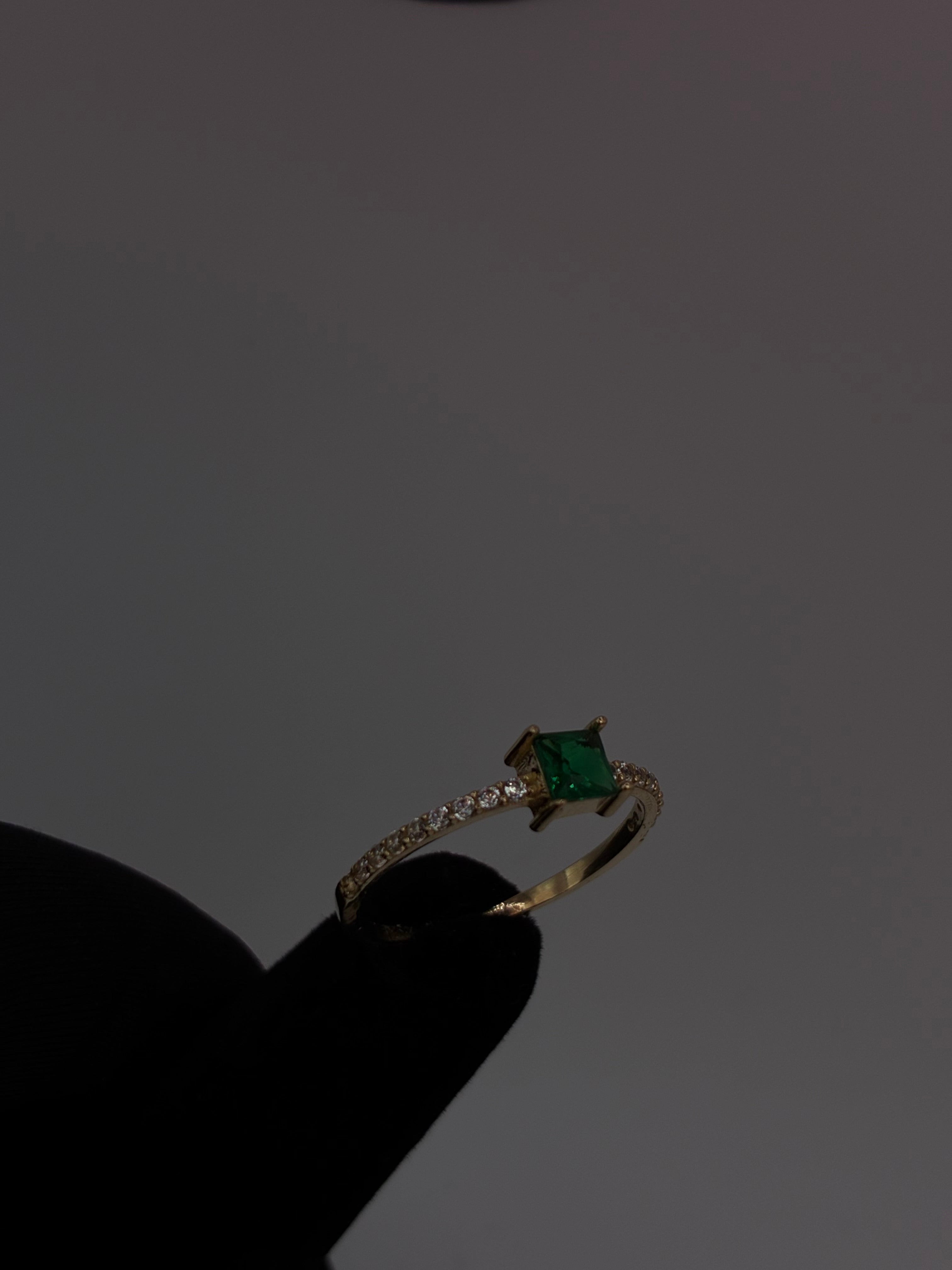 10K Green Stone Ring
