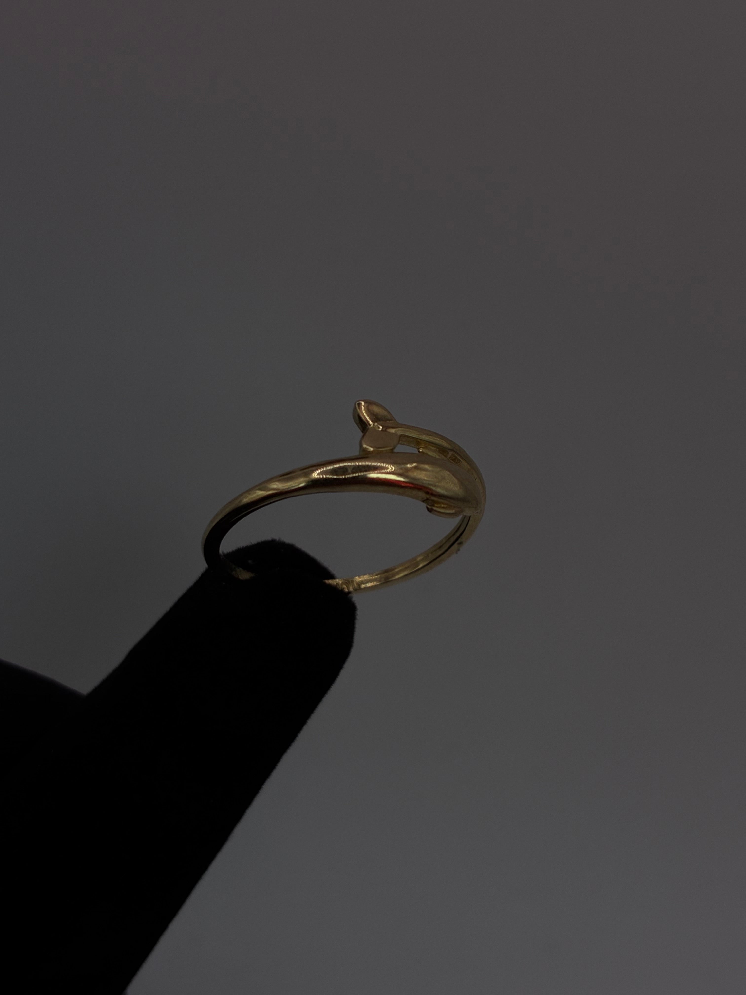 10K Dolphin Ring