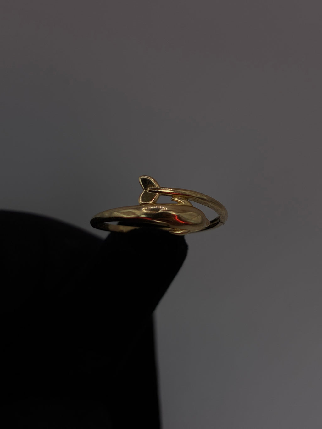 10K Dolphin Ring