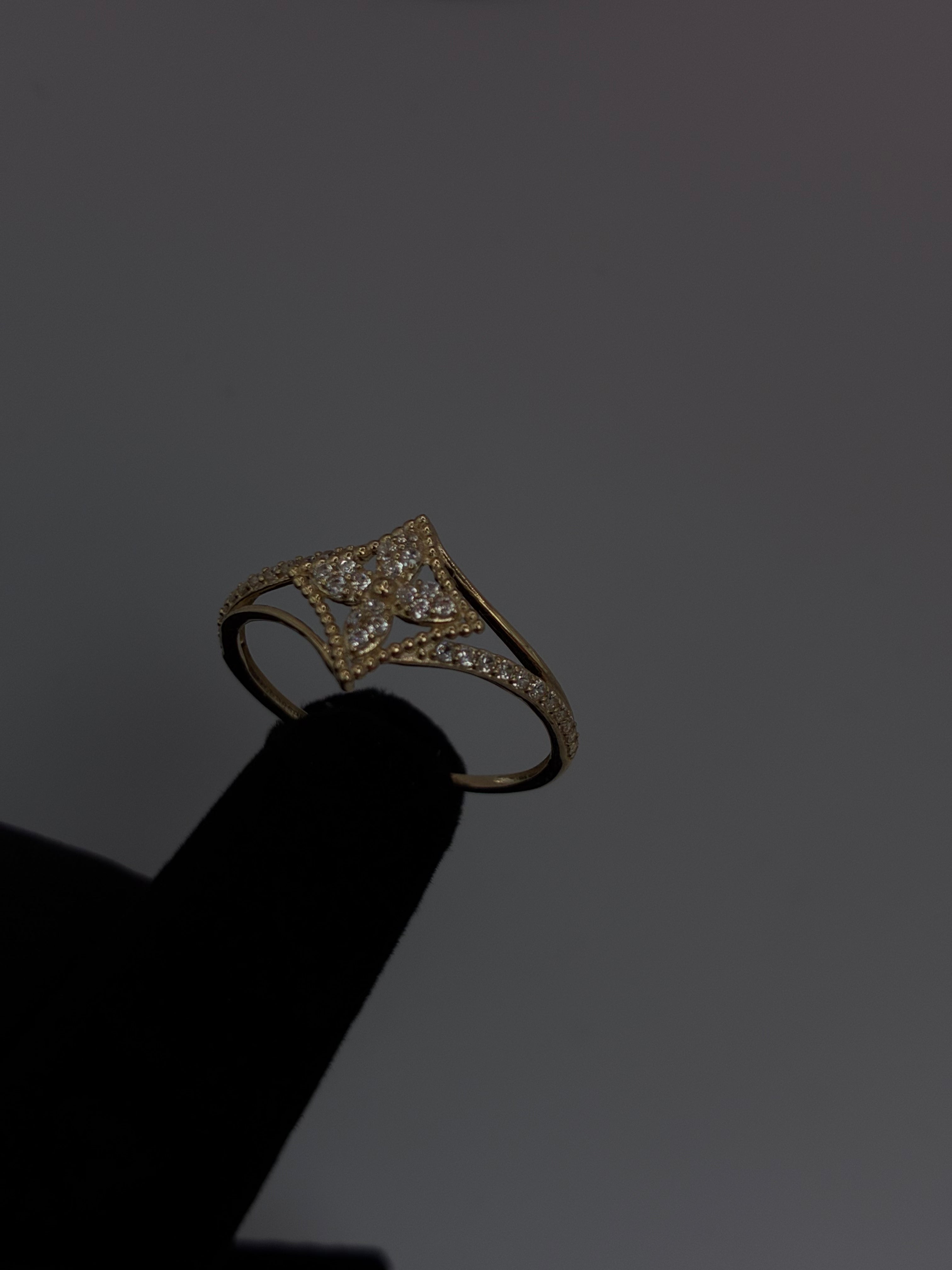 10K Flower Ring